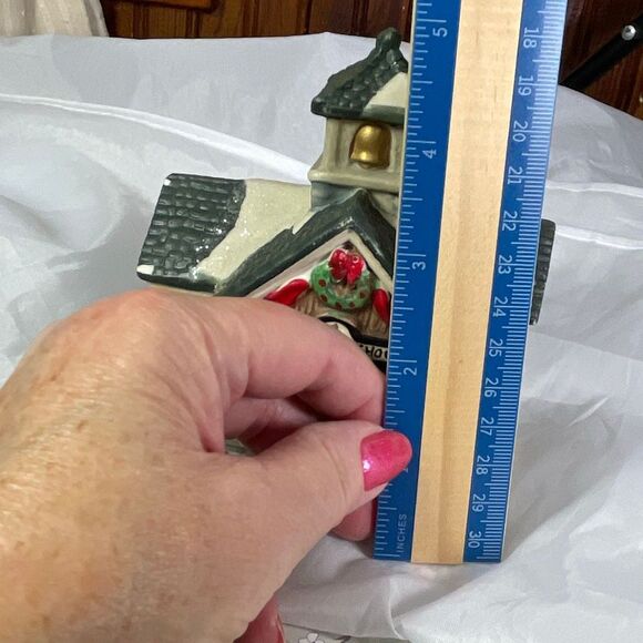 VTG Cobblestone Corners Country School house 2003 - Picture 6 of 7